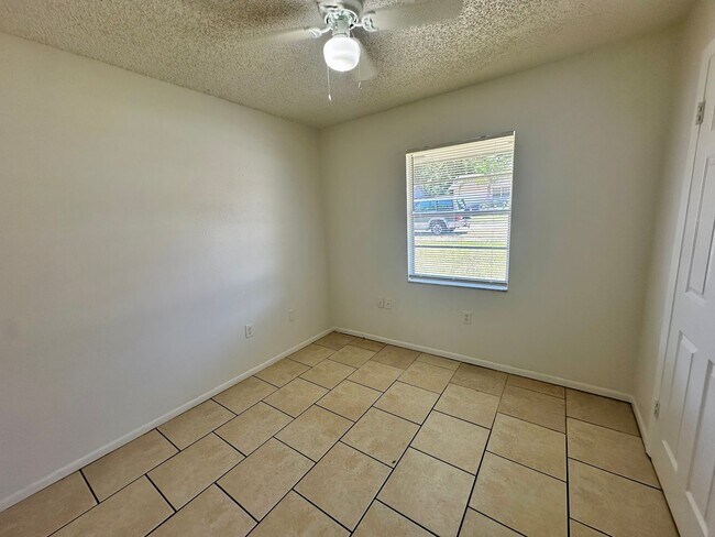 Building Photo - Charming 3-Bedroom Home in Apopka!