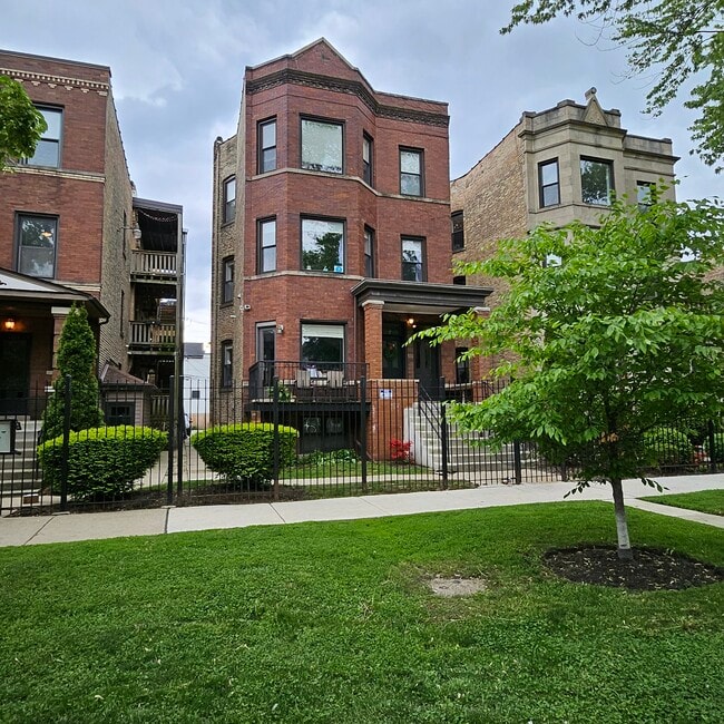 Primary Photo - 3257 W Palmer St