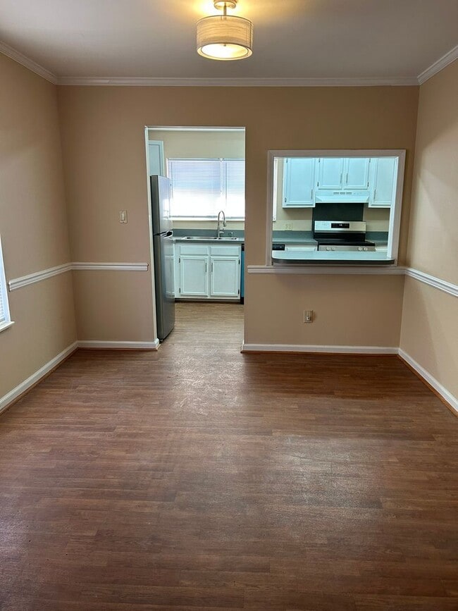 Building Photo - Town House- Rocky Mount