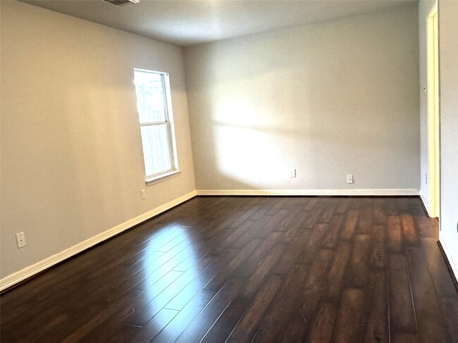 Building Photo - 8915 Canton Park Ln