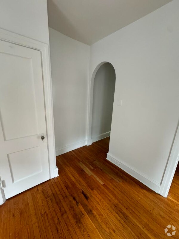Building Photo - 212 S 41st St