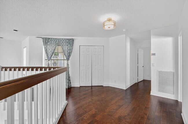 Building Photo - 6502 Brava Way