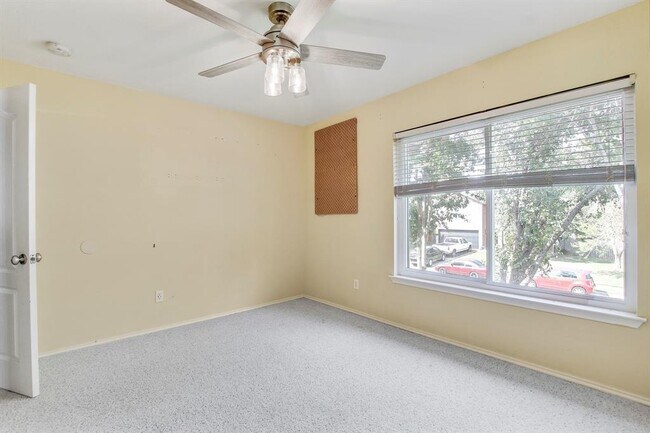 Building Photo - 1625 Balsam Way