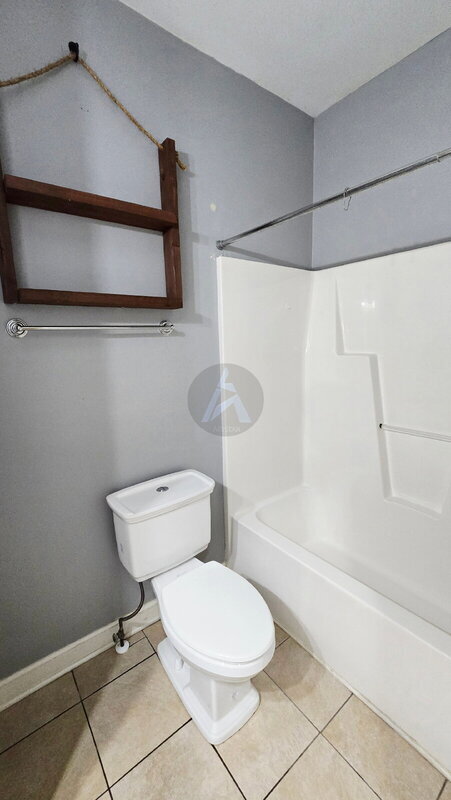 Building Photo - 203 Elmbrook Ln