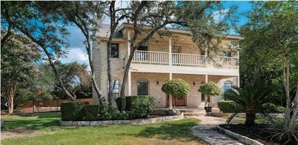 Building Photo - 2105 Vivian Dr