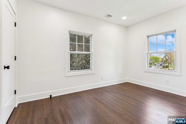 Building Photo - 648 East St