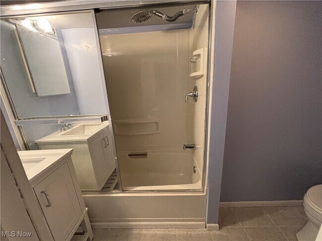 Building Photo - 4739 W 125th St