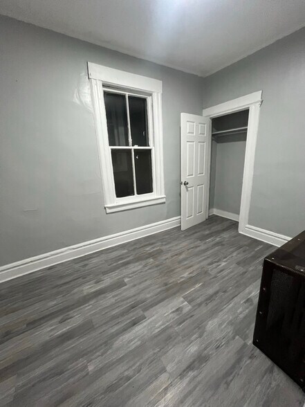 Building Photo - 591 15th Ave