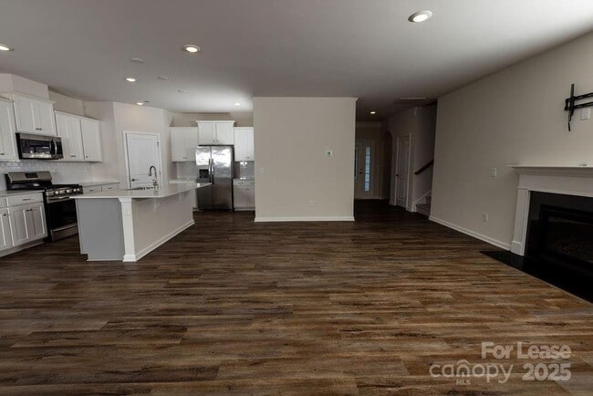 Building Photo - 12926 Canterbury Castle Dr