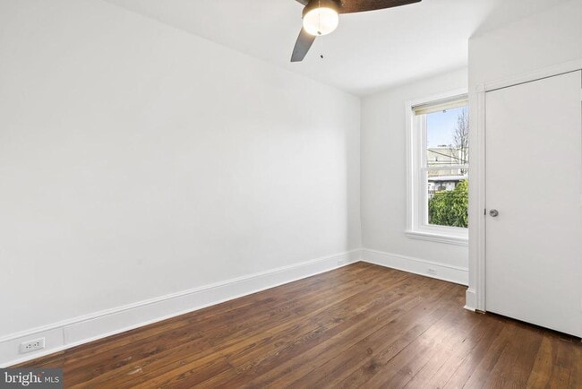 Building Photo - 465 Ripka St