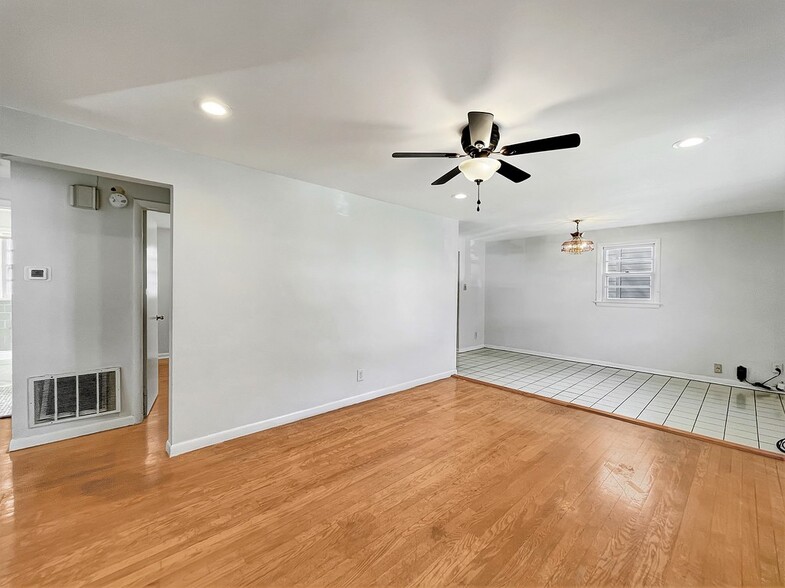 Building Photo - 1832 N Culpeper St