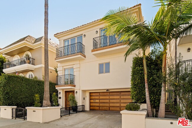 Building Photo - 3807 Vía Dolce