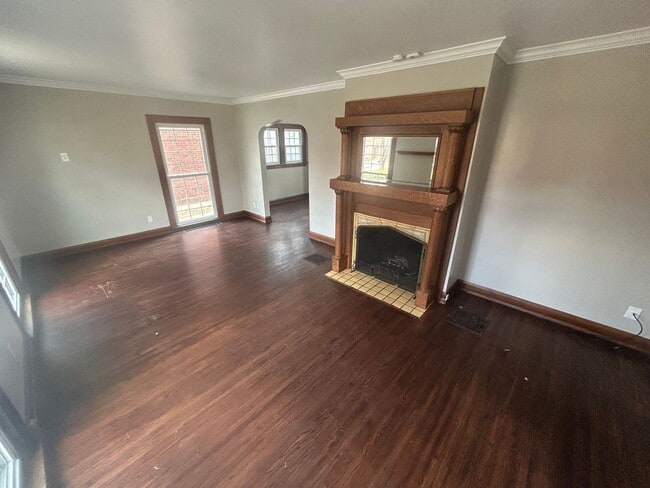 Building Photo - Charming 3-Bedroom Home with Finished Basement for Rent!