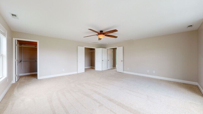 Building Photo - 4 Bedroom Home in Carolina Plantations!