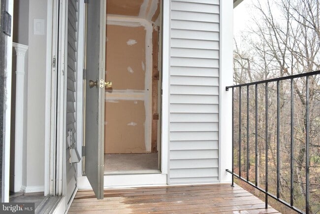 Building Photo - 12121 Chaucer Ln