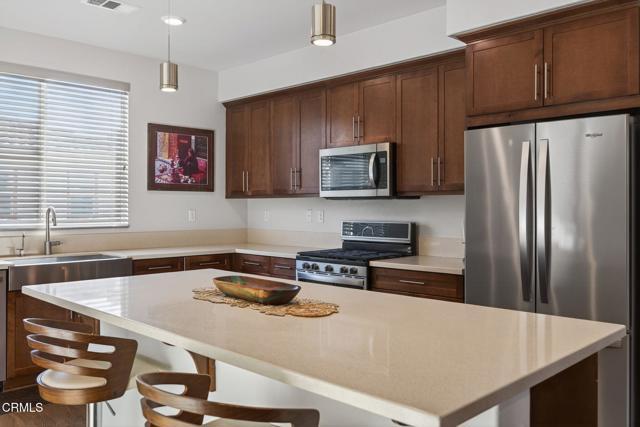 Building Photo - 374 Serra St