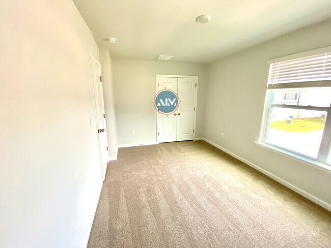 Building Photo - Now Pre-Leasing for August 2026: 3BR Home at The Retreat at East Argent