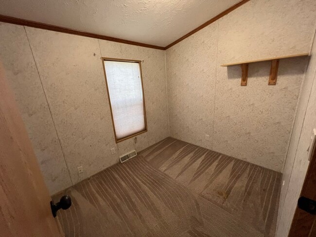 Building Photo - 3 Bedroom 2 Bath High-End Mobile Home with...