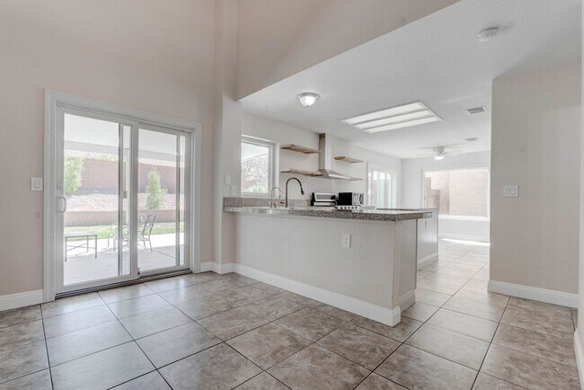 Building Photo - 26 Fantasia Ln