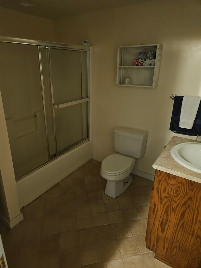 Building Photo - 310 Highland Heights Dr