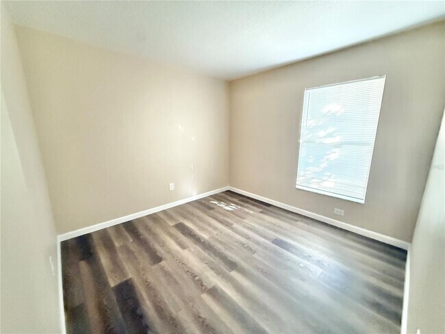 Building Photo - 2359 Harbor Town Dr