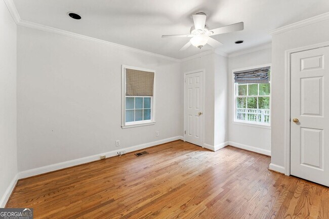Building Photo - 2986 Mornington Dr NW