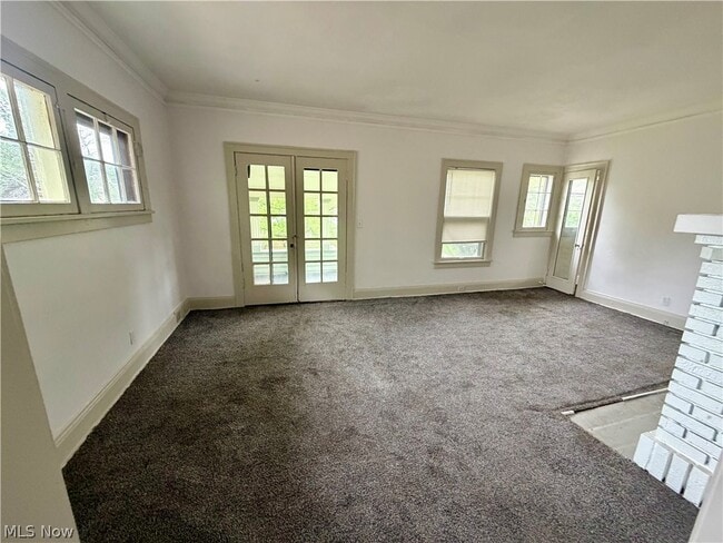 Building Photo - 3430 Beechwood Ave