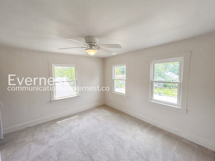 Building Photo - 1130 Quash St