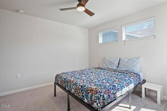 Building Photo - 319 Joneshaven Dr