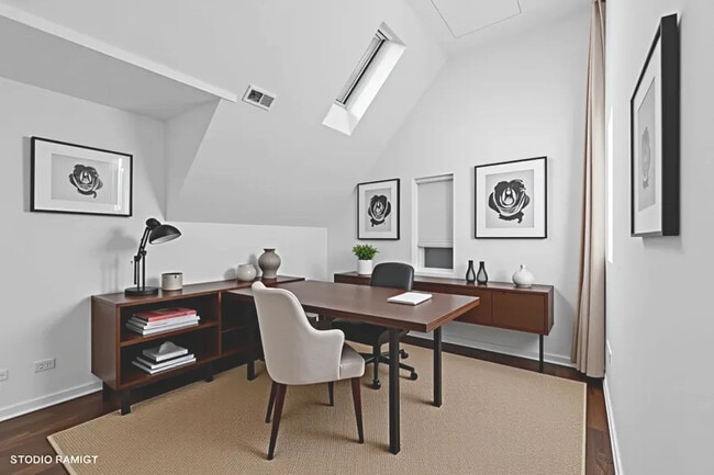 Building Photo - 26 W 114th St