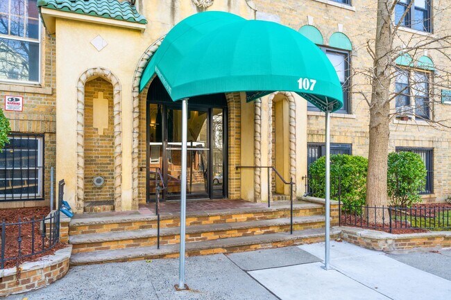 Building Photo - 107 Kensington Ave