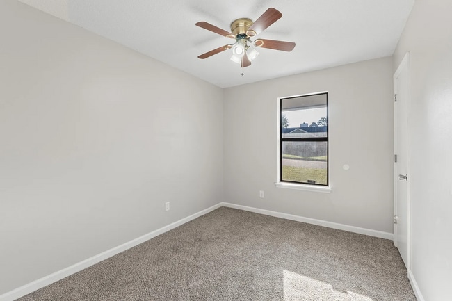 Building Photo - Nice home for rent.