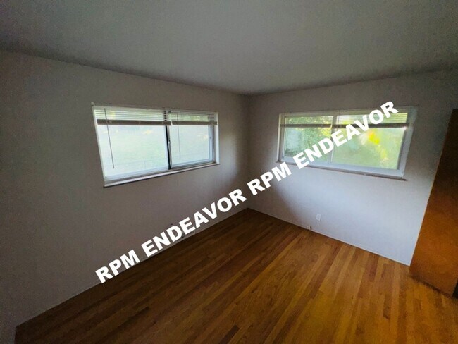 Building Photo - 617-619 San Gabriel PI