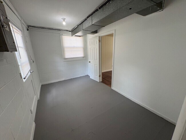 Building Photo - 4131 Klepinger Rd