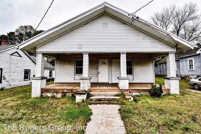Primary Photo - 611 Raleigh St