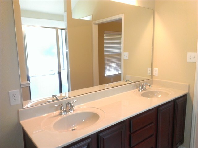 Building Photo - 5004 Birchwood Dr