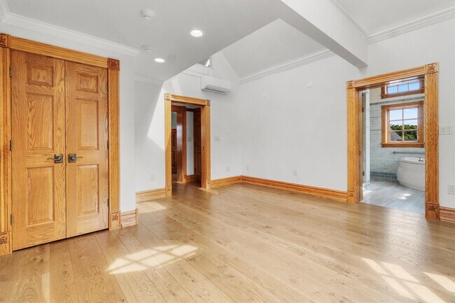Building Photo - 43 Ackerman St