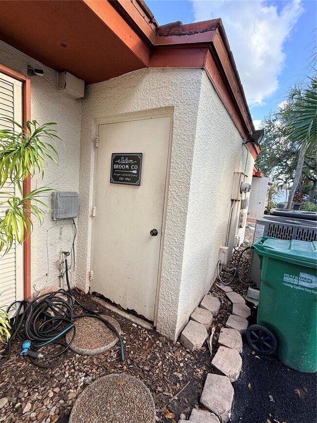 Building Photo - 15315 Loch Isle Dr W