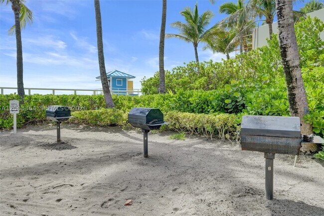 Building Photo - 3000 S Ocean Dr