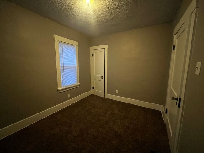 Building Photo - 2506 Clara Ave