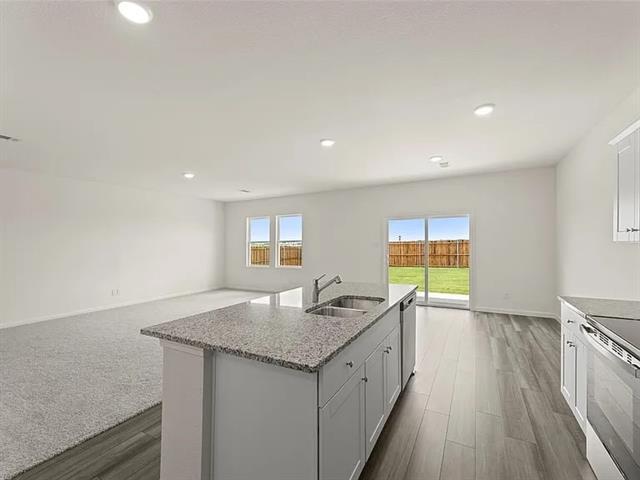 Building Photo - 5909 Sahara Dr