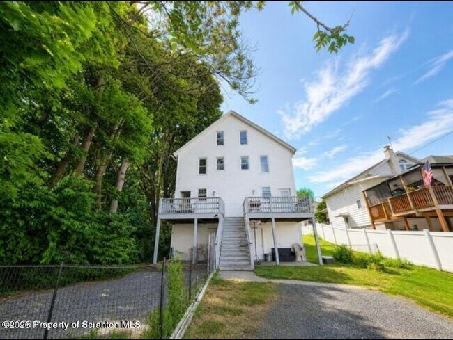 Building Photo - 514 4th St