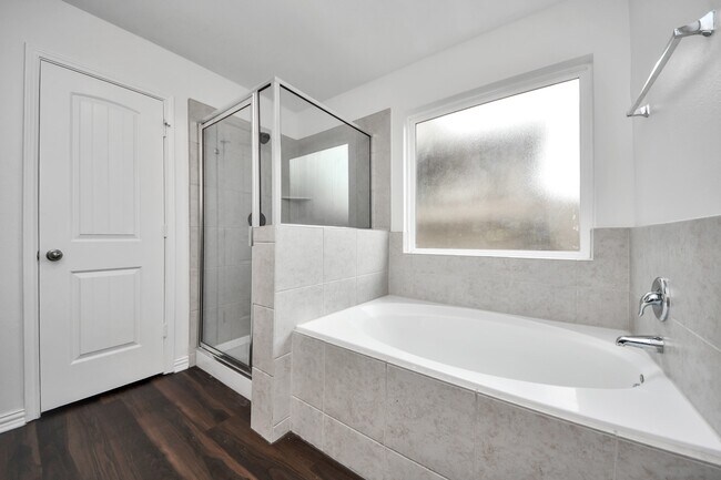 Building Photo - 10306 White Fir Villa Ave