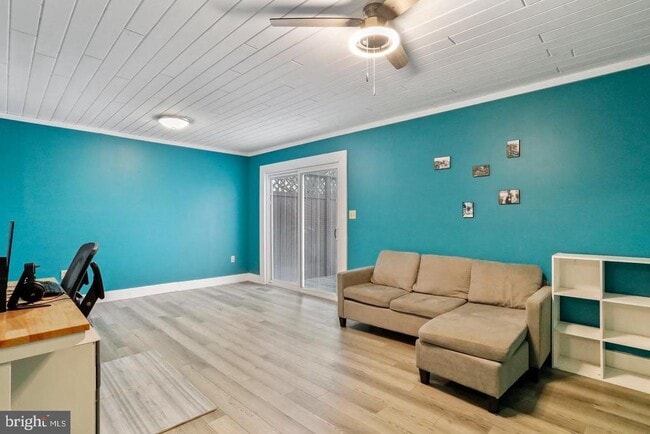 Building Photo - 302 Freeton Ct