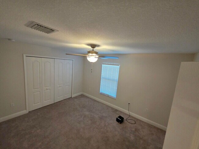 Building Photo - 5996 NW Baynard Dr