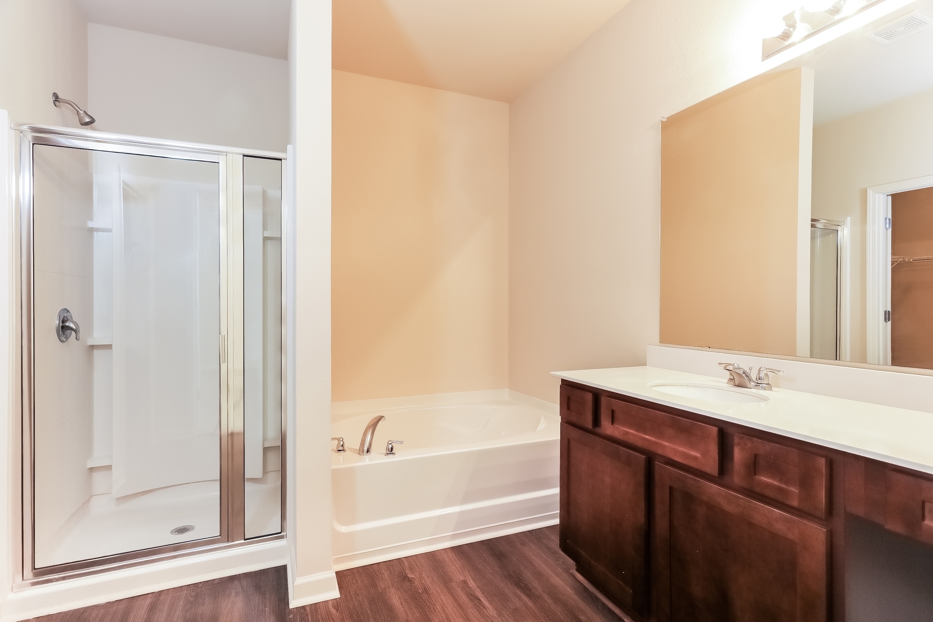 Building Photo - 325 Clover Cir