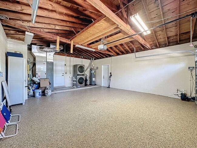 Building Photo - 1465 Satsuma St