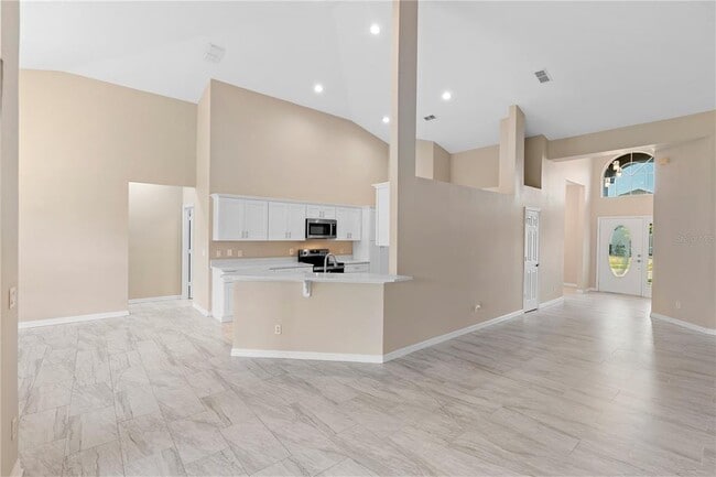 Building Photo - 9885 Montclair Cir