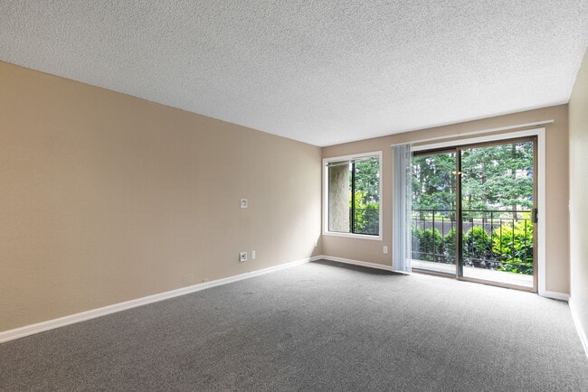 Building Photo - 750 N 143rd St