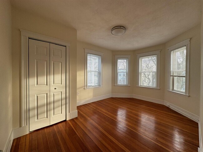 Building Photo - 65 Conwell Ave
